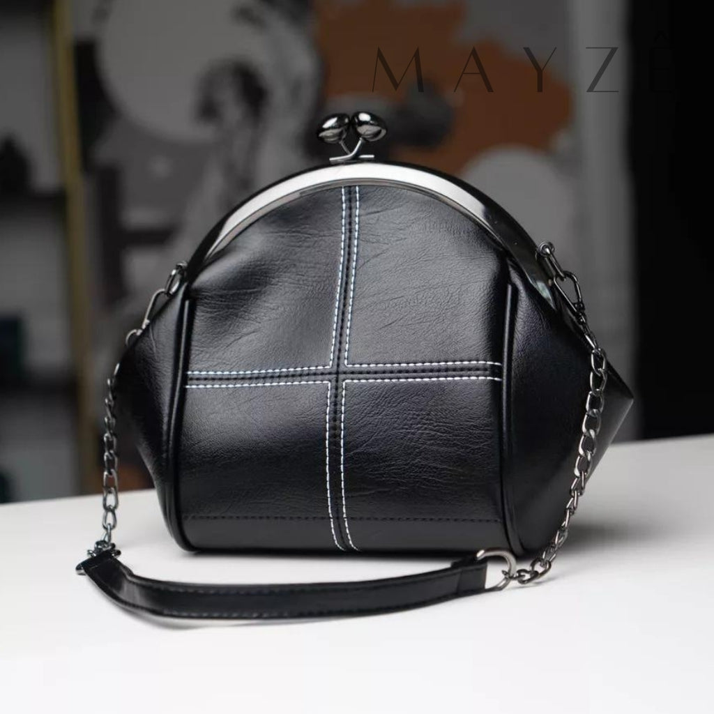 Loja Mayzê, Bolsa Silvana, bolsa média, bolsa preta, bolsa elegante, bolsa diferente, mayze, mayzê,bolsa de ombro, bolsa com alça de metal