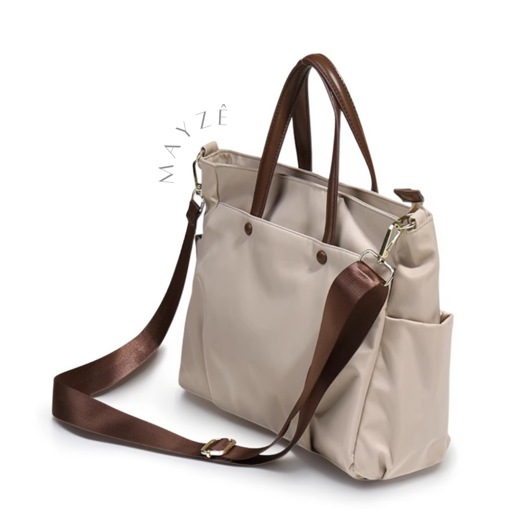 Bolsa Para Notebook Acadêmica Valencia, Loja Mayzê Oficial, Loja Mayzê, Mayzê, mayze, Loja de bolsas, bolsas, bolsa de couro, bolsa pro dia a dia, crossbody, tiracolo, bolsa em alta, bolsa na moda, bolsa tiktok, bolsa instagram, bolsa em conta, bolsa em promoção, frete grátis, bolsa em promoção, bolsa com divisorias, bolsa bonita, bolsa pratica, bolsa Marrom, bolsa preta, bolsa diferente, bolsa elegante, bolsa chique, bolsa bonita, notebook, bolsa para notebook, www.lojamayze.com.br, www.lojamayze.com