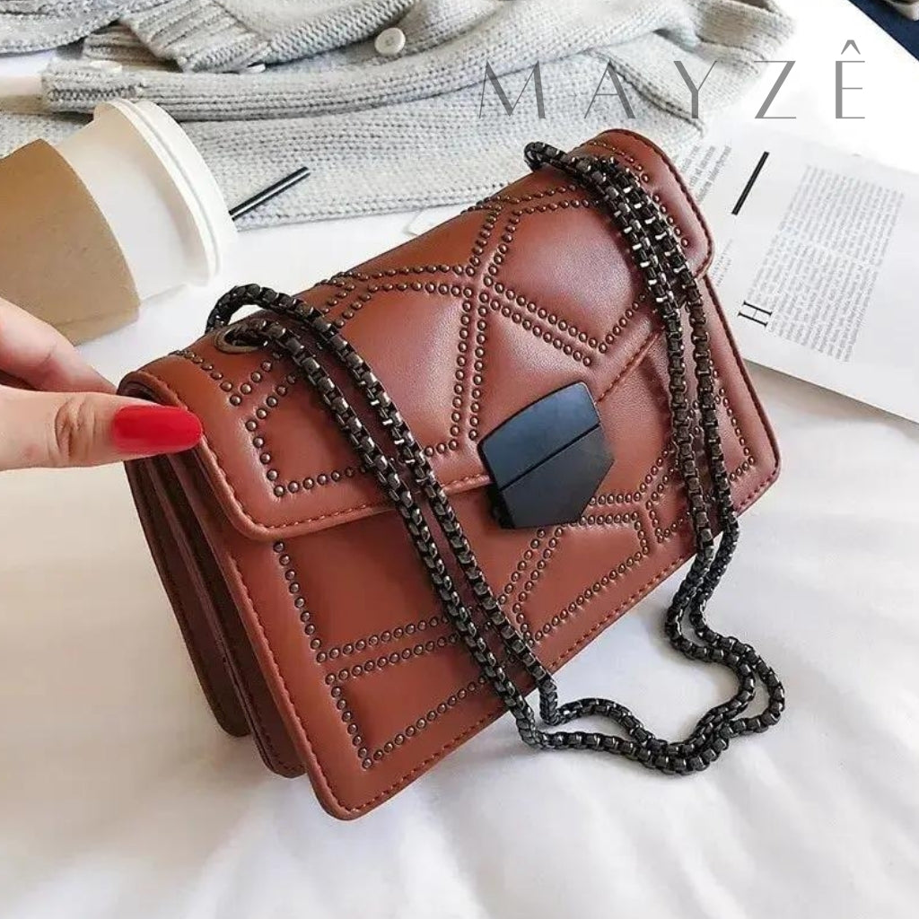 Loja Mayzê Oficial, Loja Mayzê, Mayzê, mayze, Loja de bolsas, bolsas, bolsa, bolsa Vivienne, Vivienne, bolsa de couro, bolsa pro dia a dia, crossbody, tiracolo, bolsa em alta, bolsa na moda, bolsa tiktok, bolsa instagram, bolsa em conta, bolsa em promoção, frete grátis, bolsa em promoção, bolsa com divisorias, bolsa Média, bolsa pratica, bolsa roxa, bolsa preta, bolsa diferente, bolsa elegante, bolsa chique, bolsa chic, bolsa bonita, bolsa feminina, bolsa de mulher, bolsa para mulher, bolsa coringa