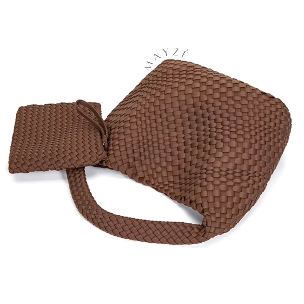 Loja Mayzê, Bolsa Grande Tressê Ingrid, bolsa grande, bolsa de ombro, bolsa trançada, bolsa da moda, bolsa do tiktok, bolsa elegante, bolsa bottega veneta, bolsa em promoção, bolsa de luxo, bolsa em alta, bolsa erika. lojamayze.com, lojamayze.com.br