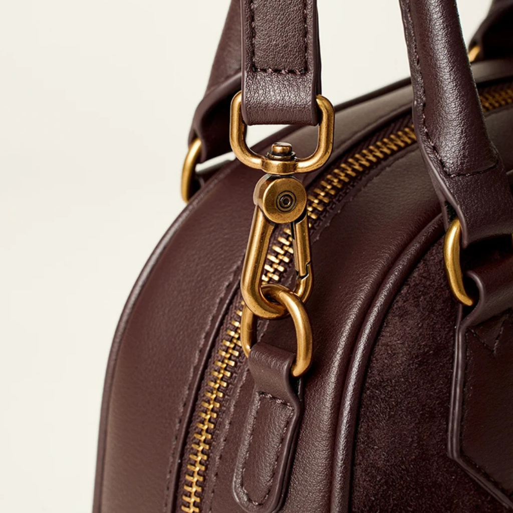 Bolsa Tiracolo Camurça Pequena Liana, Loja Mayzê, camurça, bolsa de camurça mayze, lojamayze.com, lojamayze.com.br