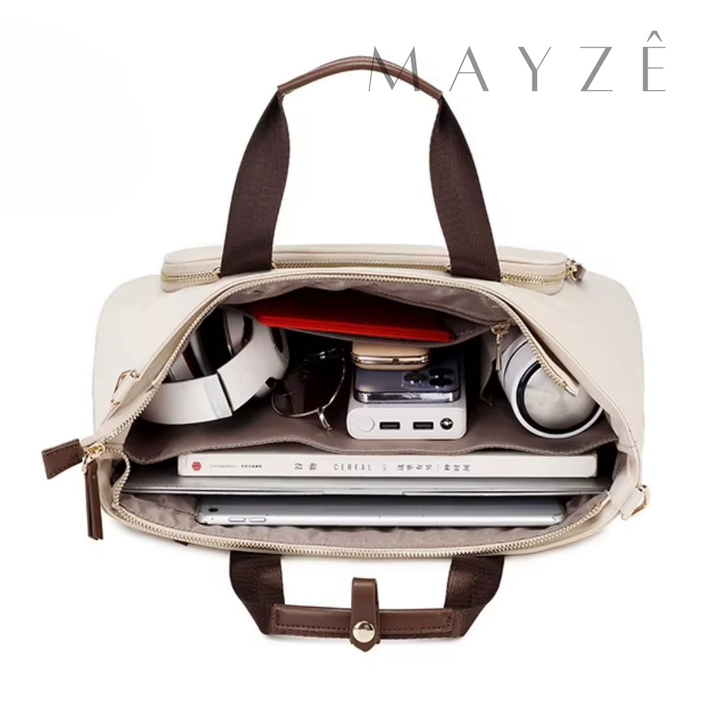 Bolsa Para Notebook Acadêmica Violet, Loja Mayzê Oficial, Loja Mayzê, Mayzê, mayze, Loja de bolsas, bolsas, bolsa de couro, bolsa pro dia a dia, crossbody, tiracolo, bolsa em alta, bolsa na moda, bolsa tiktok, bolsa instagram, bolsa em conta, bolsa em promoção, frete grátis, bolsa em promoção, bolsa com divisorias, bolsa bonita, bolsa pratica, bolsa Marrom, bolsa preta,  bolsa diferente, bolsa elegante, bolsa chique, bolsa bonita, notebook, bolsa para notebook, www.lojamayze.com.br, www.lojamayze.com