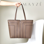 Bolsa Tote Couro Legítimo Bertha, Loja Mayzê, Bolsa Margaret, bolsa de couro, bolsa de couro genuíno, bolsa de couro legítimo, bolsa durável, bolsa elegante, bolsa em alta, bolsa feminina, bolsa de mulher, bolsa versátil, bolsa da moda, bolsa de luxo, bolsa de grife, bolsa média, bolsa para o dia a dia, bolsa para uso diário, bolsa em promoção, bolsa da arezzo, bolsa da louis vuitton, bolsa da chanel, bolsa da gucci, mayze, loja mayze, www.lojamayze.com.br,www.lojamayze.com