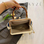 Loja Mayzê Oficial, Loja Mayzê, Mayzê, mayze, Loja de bolsas, bolsas, bolsa, bolsa Yihwa, Yihwa, bolsa de couro, bolsa pro dia a dia, bolsa de ombro, tiracolo, bolsa em alta, bolsa na moda, bolsa tiktok, bolsa instagram, bolsa em conta, bolsa em promoção, frete grátis, bolsa em promoção, bolsa com divisorias, bolsa grande, bolsa pratica, bolsa Marrom, bolsa Colorida,  bolsa diferente, bolsa elegante, bolsa chique, bolsa chic, bolsa bonita