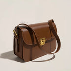 Bolsa De Ombro Flap Nágila, Loja Mayzê, Bolsa Nágila, bolsa de couro, bolsa de luxo, bolsa de grife, bolsa elegante, bolsa de festa, bolsa versátil, bolsa bonita, bolsa fashion, bolsa em promoção, mayze, lojamayze.com, lojamayze.com.br