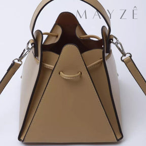 Loja Mayzê, Bolsa Melinda, bolsa geométrica, bolsa triângulo, bolsa triangular, bolsa de couro, bolsa em promoção, bolsa de festa, bolsa chique, bolsa de grife, bolsa em alta, mayzê, mayze