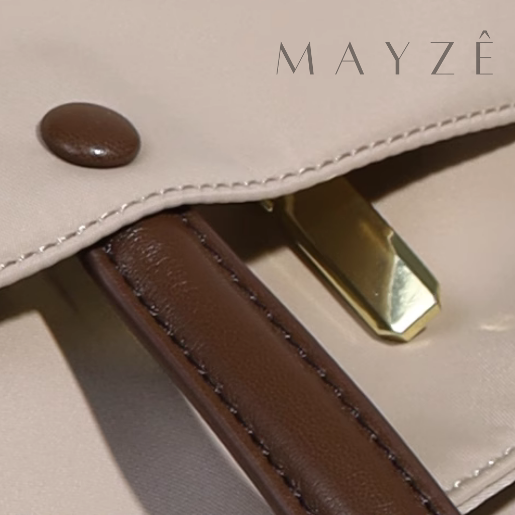 Bolsa Para Notebook Acadêmica Valencia, Loja Mayzê Oficial, Loja Mayzê, Mayzê, mayze, Loja de bolsas, bolsas, bolsa de couro, bolsa pro dia a dia, crossbody, tiracolo, bolsa em alta, bolsa na moda, bolsa tiktok, bolsa instagram, bolsa em conta, bolsa em promoção, frete grátis, bolsa em promoção, bolsa com divisorias, bolsa bonita, bolsa pratica, bolsa Marrom, bolsa preta,  bolsa diferente, bolsa elegante, bolsa chique, bolsa bonita, notebook, bolsa para notebook, www.lojamayze.com.br, www.lojamayze.com