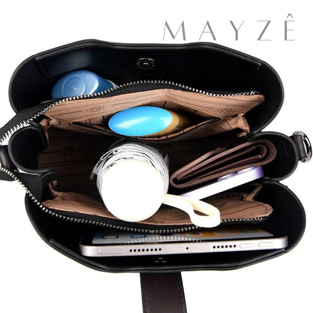 Loja Mayzê Oficial, Loja Mayzê, Mayzê, mayze, Loja de bolsas, bolsas, bolsa, bolsa lisa, Lisa, bolsa de couro, bolsa pro dia a dia, crossbody, tiracolo, bolsa em alta, bolsa na moda, bolsa tiktok, bolsa instagram, bolsa em conta, bolsa em promoção, frete grátis, bolsa em promoção, bolsa com divisorias, bolsa bonita, bolsa pratica, bolsa Marrom, bolsa preta,  bolsa diferente, bolsa elegante, bolsa chique, bolsa chic, bolsa bonita