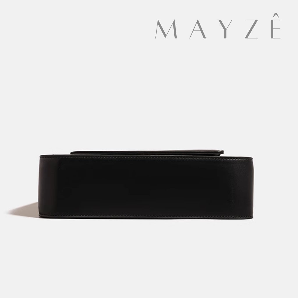 Bolsa de Ombro Minimalista Isabel, Loja Mayzê, Bolsa Isabel, bolsa de grife, bolsa diferente, bolsa em alta, bolsa da moda, bolsa imponente, bolsa de festa, bolsa de mão, bolsa em promoção, bolsa de couro, mayzê, mayze, lojamayze.com, lojamayze.com.br