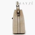 Loja Mayzê Oficial, Loja Mayzê, Mayzê, mayze, maize, maizê, bolsa de couro, bolsa de couro genuíno, couro legítmo, couro de vaca,Loja de bolsas, bolsas, bolsa, bolsa veronica, Verônica,bolsa pro dia a dia, bolsa de ombro, bolsa em alta, bolsa na moda, bolsa tiktok, bolsa instagram, bolsa em conta, bolsa em promoção, frete grátis, bolsa em promoção, bolsa pratica, bolsa marfim, bolsa marrom,  bolsa diferente, bolsa elegante, bolsa chique, bolsa chic, bolsa bonita