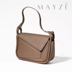 Bolsa Média Tiracolo Lena, Loja Mayzê, Bolsa Lena, bolsa de grife, bolsa estilosa, bolsa da moda, bolsa feminina, bolsa de couro, bolsa famosa, bolsa em alta, loja mayze, www.lojamayze.com, www.lojamayze.com.br, bolsa feminina