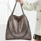 Bolsa Grande Tote Hortência, Loja Mayzê, Bolsa Hortência, Bolsa tote bag, bolsa grande, bolsa espaçosa, bolsa elegante, bolsa de grife, bolsa de luxo, bolsa feminina, bolsa versátil, bolsa tipo saco, bolsa em promoção, bolsa com correntes, bolsa de faculdade, mayzê, mayze, lojamayze.com, lojamayze.com.br
