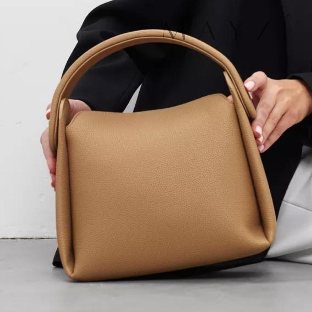 Bolsa Handbag Couro Legítimo Afrodite, Loja Mayzê, Bolsa Afrodite, bola elegante, bolsa de couro, bolsa em alta, bolsa de influencer, bolsa do instagram, bolsa famosa, bolsa feminina, bolsa tiracolo, bolsa de mão, bolsa versátil, bolsa em promoção, loja de bolsas, mayze