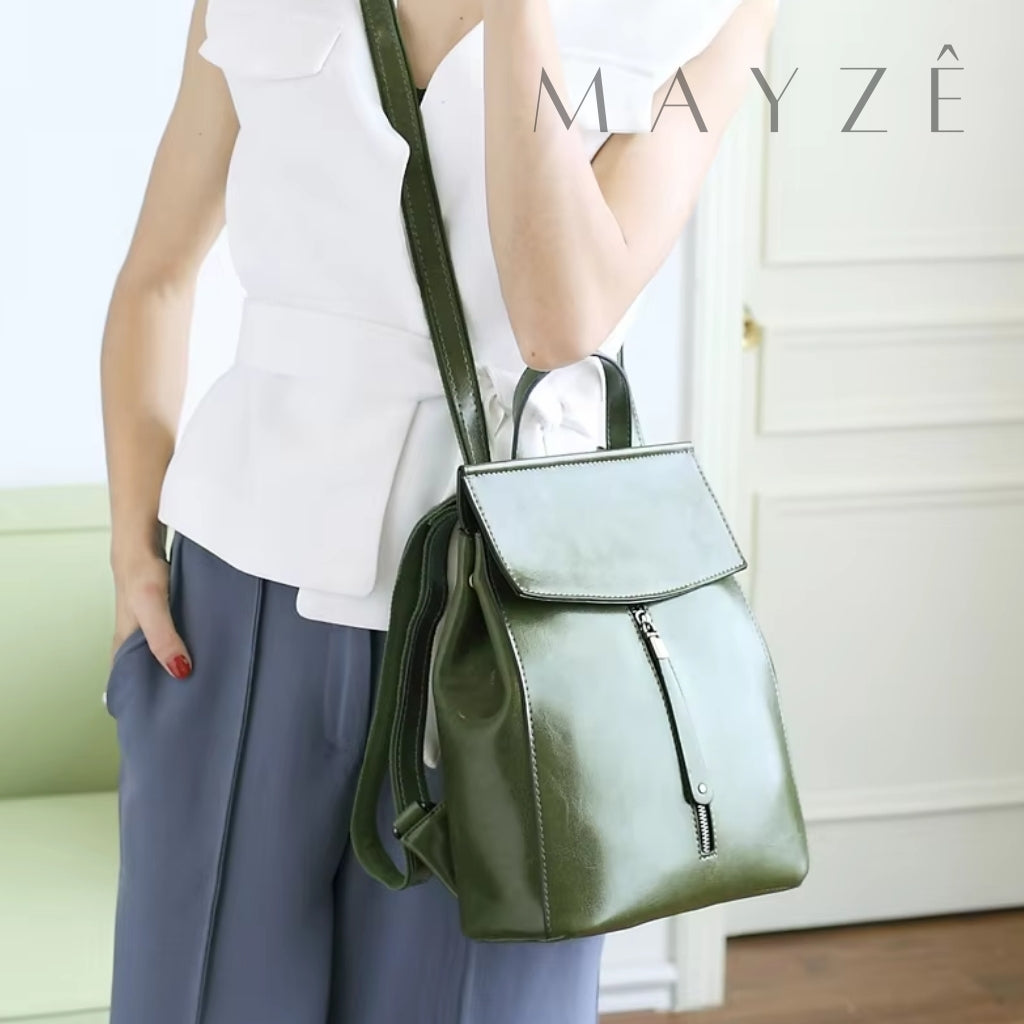 Bolsa Couro Legítimo Acadêmica Iris, Loja Mayzê Oficial, Mayzê, loja mayze, mochila de escola, mochila de couro, bolsa de couro, mochila para faculdade, mochila para escola, bolsa feminina, bolsa tiracolo, bolsa média, bolsa em alta, bolsa para faculdade, lojamayze.com.br, lojamayze.com