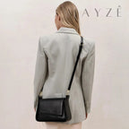 Bolsa de Ombro Minimalista Isabel, Loja Mayzê, Bolsa Isabel, bolsa de grife, bolsa diferente, bolsa em alta, bolsa da moda, bolsa imponente, bolsa de festa, bolsa de mão, bolsa em promoção, bolsa de couro, mayzê, mayze, lojamayze.com, lojamayze.com.br