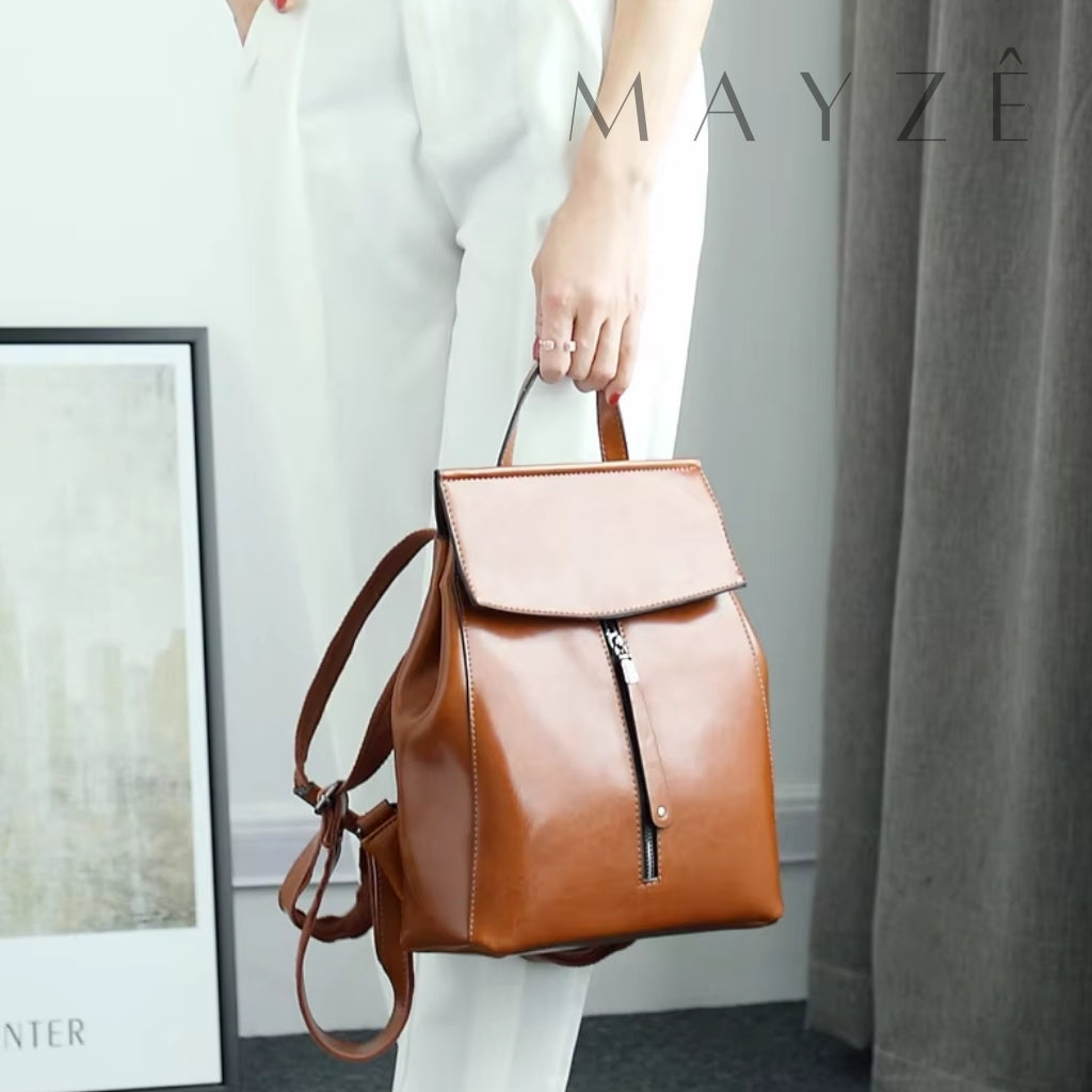 Bolsa Couro Legítimo Acadêmica Iris, Loja Mayzê Oficial, Mayzê, loja mayze, mochila de escola, mochila de couro, bolsa de couro, mochila para faculdade, mochila para escola, bolsa feminina, bolsa tiracolo, bolsa média, bolsa em alta, bolsa para faculdade, lojamayze.com.br, lojamayze.com