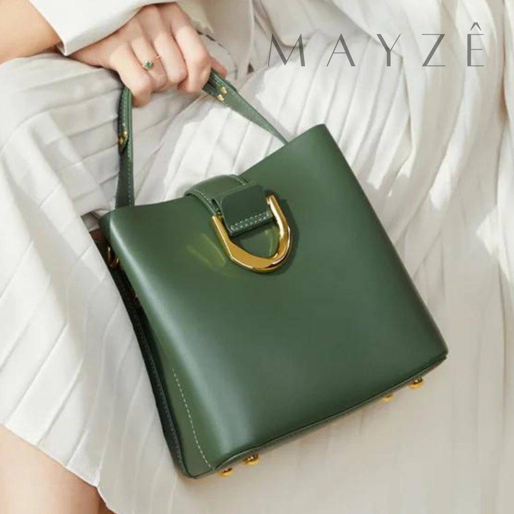 Bolsa Couro Legítimo Bucket Lina, Loja Mayzê Oficial, Loja Mayzê, Mayzê, mayze, maize, loja maize, Loja de bolsas, bolsas, bolsa, bolsa Lina, Lina, bolsa de couro, bolsa pro dia a dia, crossbody, tiracolo, bolsa em alta, bolsa na moda, bolsa tiktok, bolsa instagram, bolsa em conta, bolsa em promoção, frete grátis, bolsa em promoção, bolsa com divisorias, bolsa Média, bolsa pratica, bolsa diferente, bolsa elegante, bolsa chique, bolsa chic, bolsa bonita, bolsa feminina