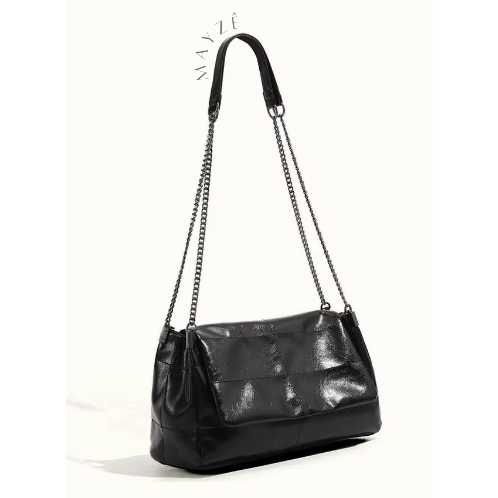 Bolsa Flap Feminina Laila, Loja Mayzê Oficial, Loja Mayzê, Mayzê, mayze, Loja de bolsas, bolsas, bolsa, bolsa Laila, Laila, bolsa de couro, bolsa pro dia a dia, bolsa de ombro, tiracolo, bolsa em alta, bolsa na moda, bolsa tiktok, bolsa instagram, bolsa em conta, bolsa em promoção, frete grátis, bolsa em promoção, bolsa com divisorias, bolsa grande, bolsa pratica, bolsa preta,  bolsa diferente, bolsa elegante, bolsa chique, www.lojamayze.com.br, www.lojamayze.com