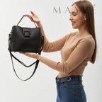 Bolsa Léia Fall, leia fall, léia de outono, bolsa léia da mayzê, bolsa léia fall, bolsa léia novidade, Loja Mayzê, mayzê, mayze, bolsa média, bolsa de mão, bolsa de ombro, bolsa crossbody, bolsa barata, bolsa em promoção, loja de bolsas, bolsa com frete grátis, bolsa em conta, bolsa pro dia a dia, bolsa bonita