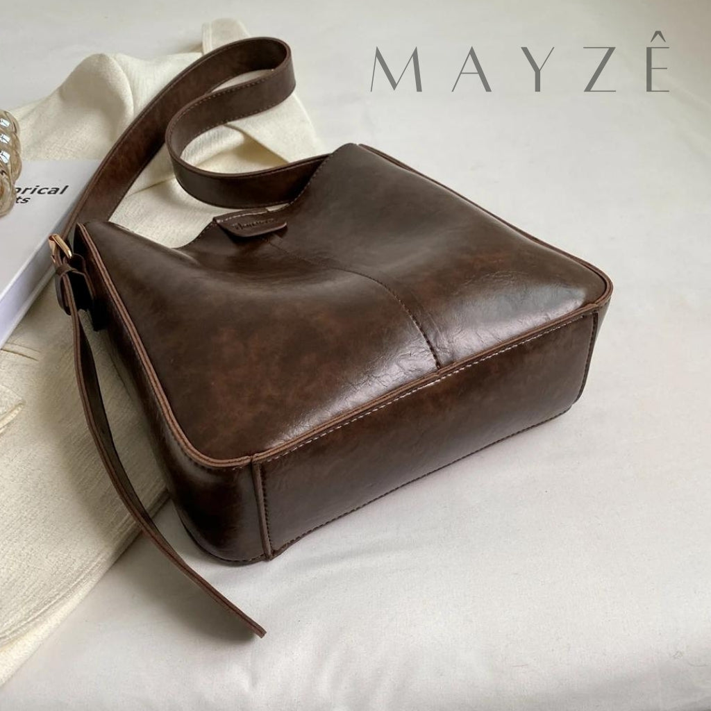 Loja Mayzê Oficial, Loja Mayzê, loja mayze, mayzê, mayze, loja de bolsas, bolsas,  bolsa de couro, bolsa marrom claro, bolsa marrom escuro, bolsa café, bolsa preta, bolsa de couro, bolsa pro tia a dia, bolsa tote, bolsa crossbody, bolsa em conta, bolsa barata, bolsa na moda, bolsa da moda, bolda da mayzê,  bolsa em alta, bolsa elegante