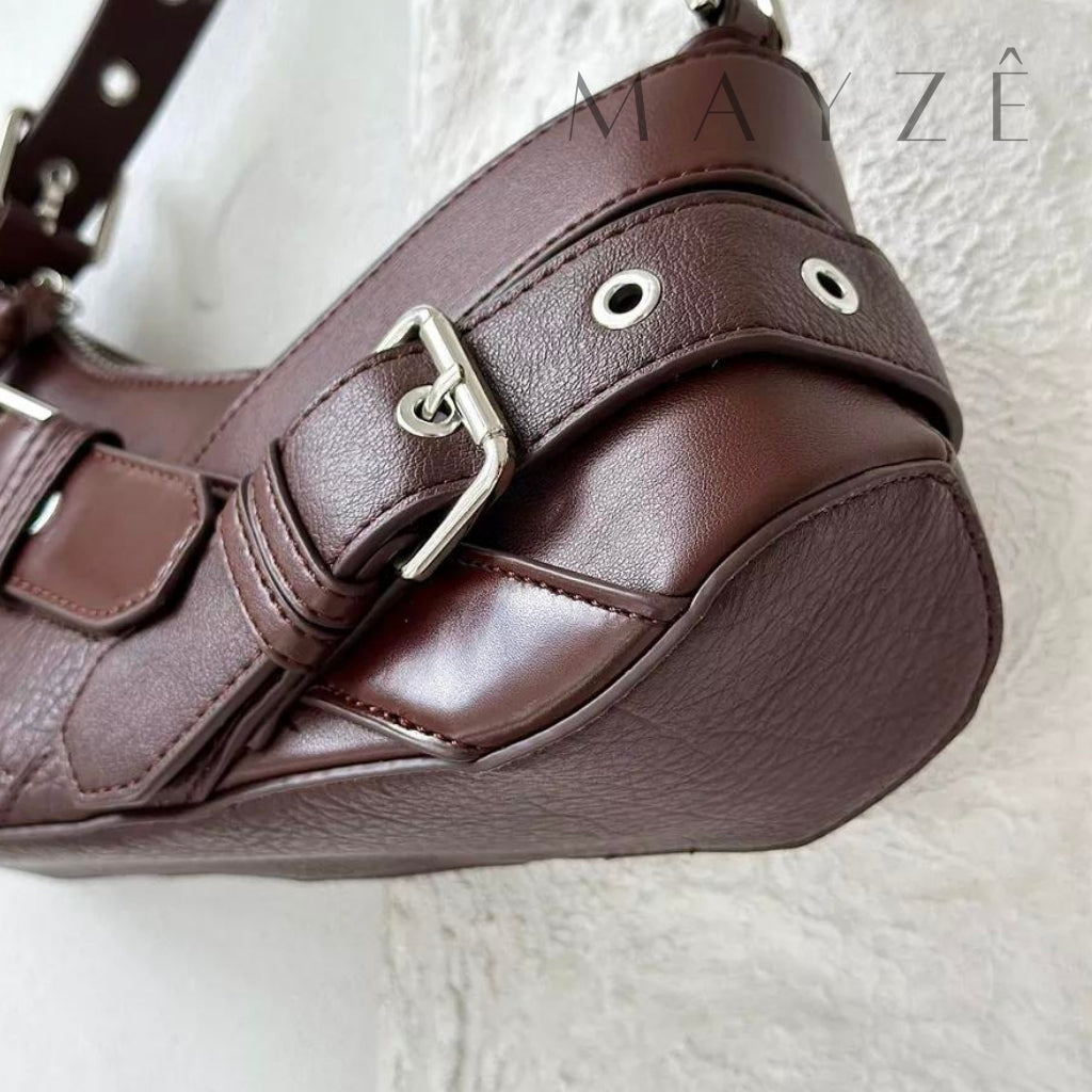 Bolsa Baguete Despojada Sofya, Loja Mayzê Oficial, Loja Mayzê, Mayzê, mayze, maize, loja maize, Loja de bolsas, bolsas, bolsa, bolsa Sofya, Sofya, bolsa de couro, bolsa pro dia a dia, showerbag, crossbory, bolsa em alta, bolsa na moda, bolsa tiktok, bolsa instagram, bolsa em conta, bolsa em promoção, frete grátis, bolsa em promoção, bolsa com divisorias, bolsa media, bolsa pratica, bolsa diferente, bolsa elegante, bolsa chique, bolsa chic, bolsa bonita, bolsa feminina, bolsa de mulher