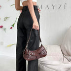 Bolsa Baguete Despojada Sofya, Loja Mayzê Oficial, Loja Mayzê, Mayzê, mayze, maize, loja maize, Loja de bolsas, bolsas, bolsa, bolsa Sofya, Sofya, bolsa de couro, bolsa pro dia a dia, showerbag, crossbory, bolsa em alta, bolsa na moda, bolsa tiktok, bolsa instagram, bolsa em conta, bolsa em promoção, frete grátis, bolsa em promoção, bolsa com divisorias, bolsa media, bolsa pratica, bolsa diferente, bolsa elegante, bolsa chique, bolsa chic, bolsa bonita, bolsa feminina, bolsa de mulher