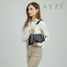 Bolsa Pequena Assimétrica Lorena, Loja Mayzê, Bolsa Lorena, bolsa de grife, bolsa da moda, bolsa em alta, bolsa assimétrica, bolsa elegante, bolsa em promoção, baolsa feminina, loja mayze 