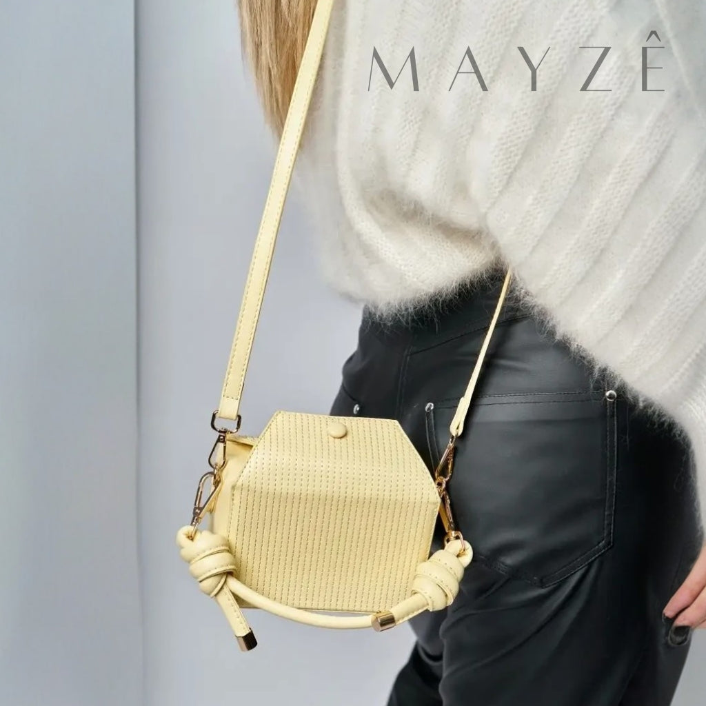 Bolsa Tiracolo Geometric Feminina Lidiane, Loja Mayzê, Bolsa Lidiane, bolsa quadrada, bolsa geométrica, bolsa em alta, bolsa estilosa, bolsa feminina, bolsa em promoção, bolsa espaçosa, bolsa de festa, loja mayze, www.lojamayze.com, www.lojamayze.com.br