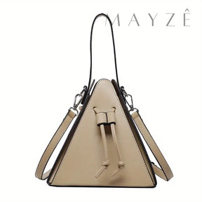 Loja Mayzê, Bolsa Melinda, bolsa geométrica, bolsa triângulo, bolsa triangular, bolsa de couro, bolsa em promoção, bolsa de festa, bolsa chique, bolsa de grife, bolsa em alta, mayzê, mayze