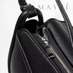 Bolsa Média Tiracolo Lena, Loja Mayzê, Bolsa Lena, bolsa de grife, bolsa estilosa, bolsa da moda, bolsa feminina, bolsa de couro, bolsa famosa, bolsa em alta, loja mayze, www.lojamayze.com, www.lojamayze.com.br, bolsa feminina