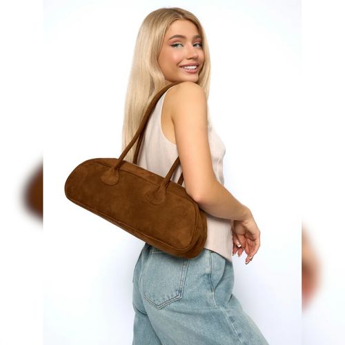 Bolsa Baguete Acamurçada Média Fantine, Loja Mayzê, camurça, bolsa de camurça mayze, lojamayze.com, lojamayze.com.br