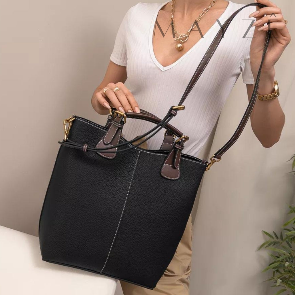 Loja Mayzê, Bolsa Joana, bolsa de couro, bolsa de couro genuíno, bolsa de couro legítimo, bolsa durável, bolsa elegante, bolsa em alta, bolsa feminina, bolsa de mulher, bolsa versátil, bolsa da moda, bolsa de luxo, bolsa de grife, bolsa média, bolsa para o dia a dia, bolsa para uso diário, bolsa em promoção, bolsa da arezzo, bolsa da louis vuitton, bolsa da chanel, bolsa da gucci, mayze, loja mayze, loja mayze rechame aqui.