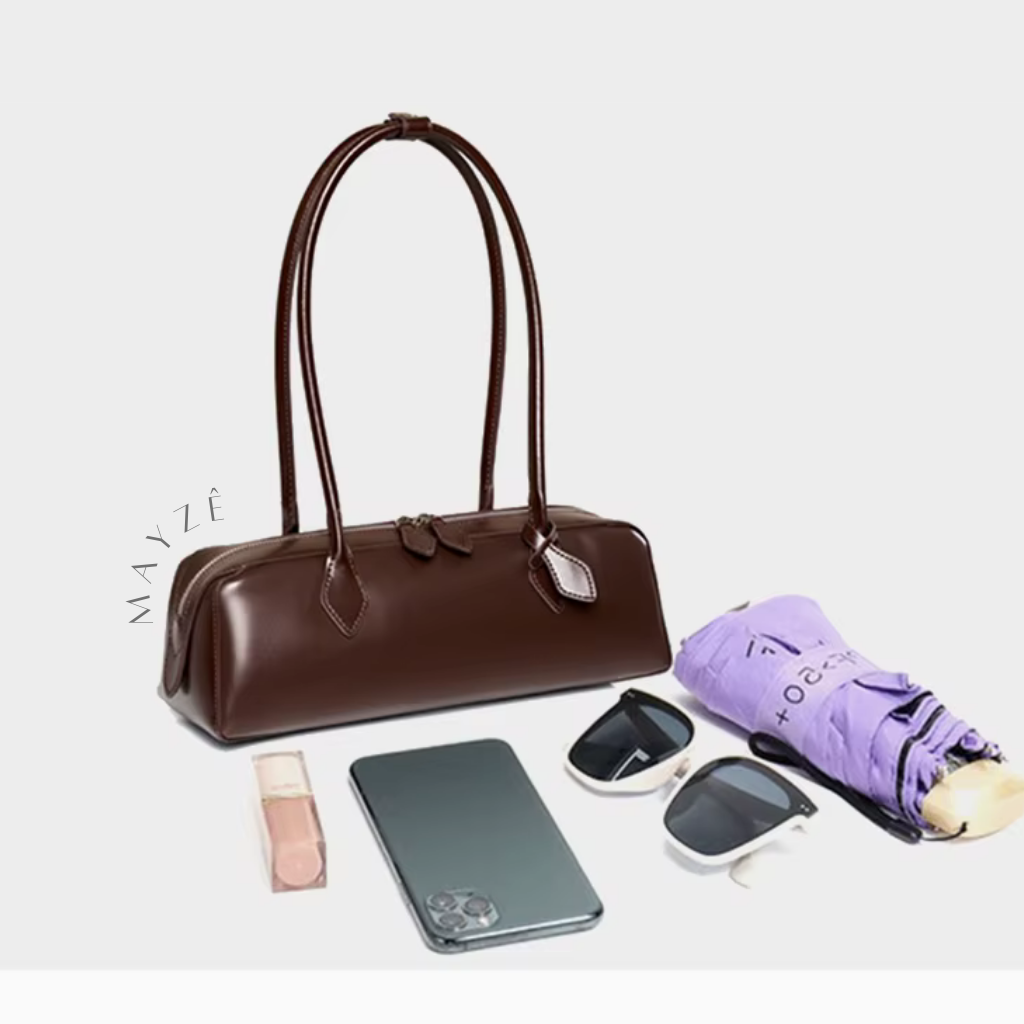 Bolsa French Baguete Couro Legítimo Bia, Loja Mayzê, bolsa baguetti, bolsa de boston, bolsa de grife, bolsa de luxo, bolsa em alta, bolsa feminina, bolsa de couro, bolsa elegante, bolsa famosa, bolsa da influencer, bolsa em promoção, mayze, lojamayze.com, lojamayze.com.br