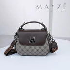 Bolsa Tiracolo Pequena Mila, Loja Mayzê Oficial, Loja Mayzê, Mayzê, mayze, Loja de bolsas, bolsas, bolsa, bolsa Mila, Mila, bolsa de couro, bolsa pro dia a dia, bolsa de ombro, tiracolo, bolsa em alta, bolsa na moda, bolsa tiktok, bolsa instagram, bolsa em conta, bolsa em promoção, frete grátis, bolsa em promoção, bolsa com divisorias, bolsa grande, bolsa pratica, bolsa Bege, bolsa Colorida,  bolsa diferente, bolsa elegante, bolsa chique, bolsa chic, bolsa bonita