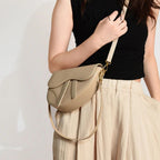 Bolsa Tiracolo Pequena Ruty, Loja Mayzê, Bolsa Ruty, bolsa em alta, bolsa da moda, bolsa de grife, bolsa Dior, bolsa elegante, bolsa de festa, bolsa de luxo, bolsa em promoção, mayzê, mayze, lojamayze.com, lojamayze.com.br