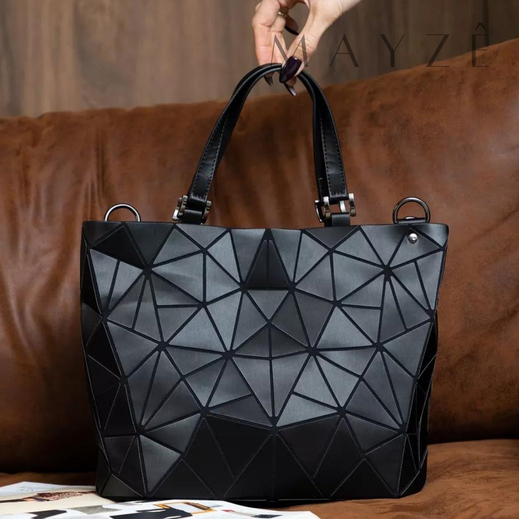 Bolsa Feminina Grade Tote Rosimere, Loja Mayzê, bolsa Rosmeri, Rosmeri, bolsa grande, bolsa tote, bolsa da moda, bolsa na moda. novidades 2024, bolsa de festa, bolsa barata, bolsa elegante, bolsa simples,  festas, casamento, casual, bolsa pra casamento, bolsa para festa, bolsa casual, mayze, mayzê, bolsa geométrica, bolsa elegante, frete grátis