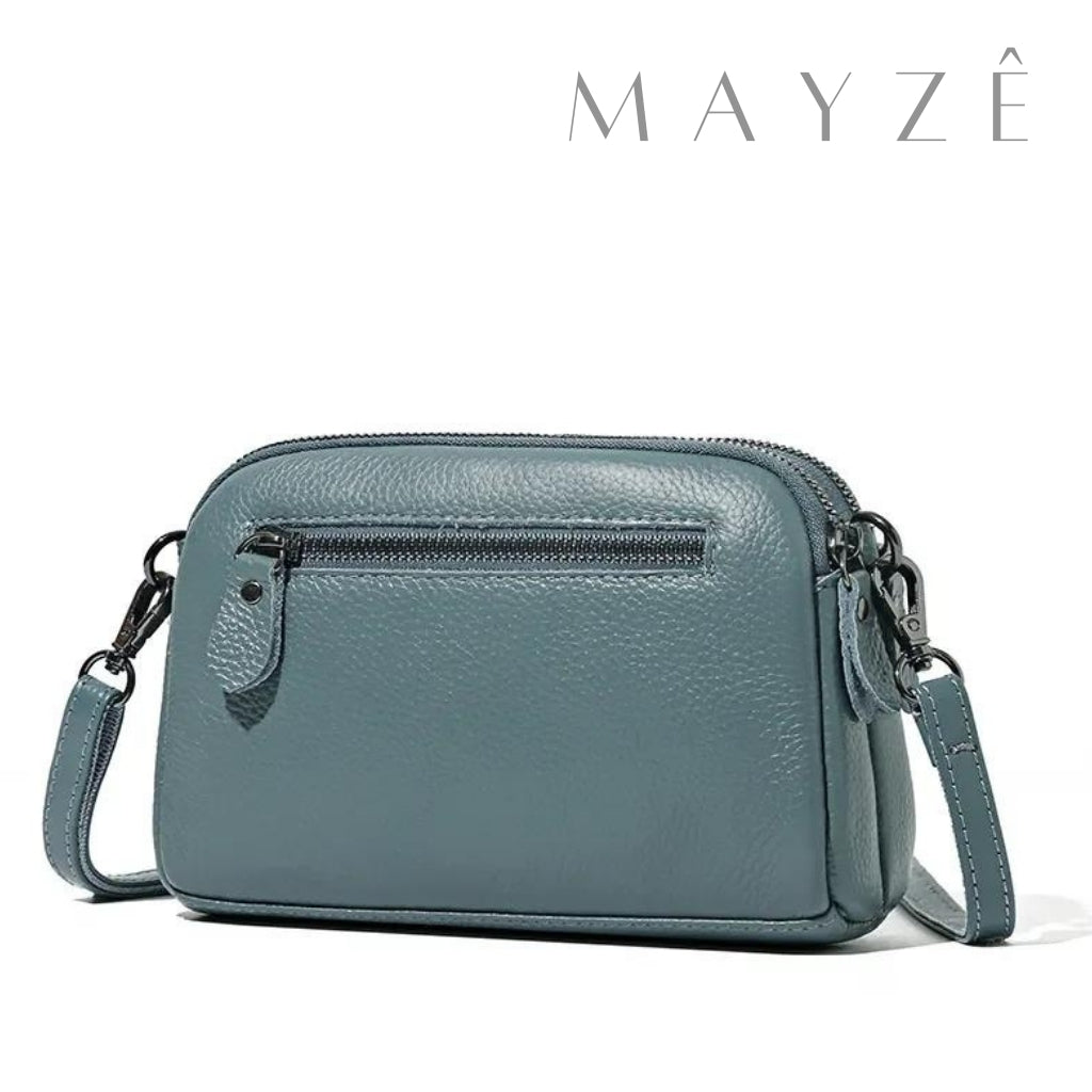 Bolsa Pequena Couro Legítimo Sônia, Loja Mayzê, Bolsa Sônia, Bolsa de couro, bolsa feminina, bolsa crossbody, bolsa de ombro, bolsa em promoção, frete grátis, loja de bolsa, bolsa de couro genuíno, bolsa de couro de vaca, bolsa de couro legítmo, bolsa de qualidade, bolsa do dia a dia, bolsa de mulher, bolsa de madame, mayzê, mayze