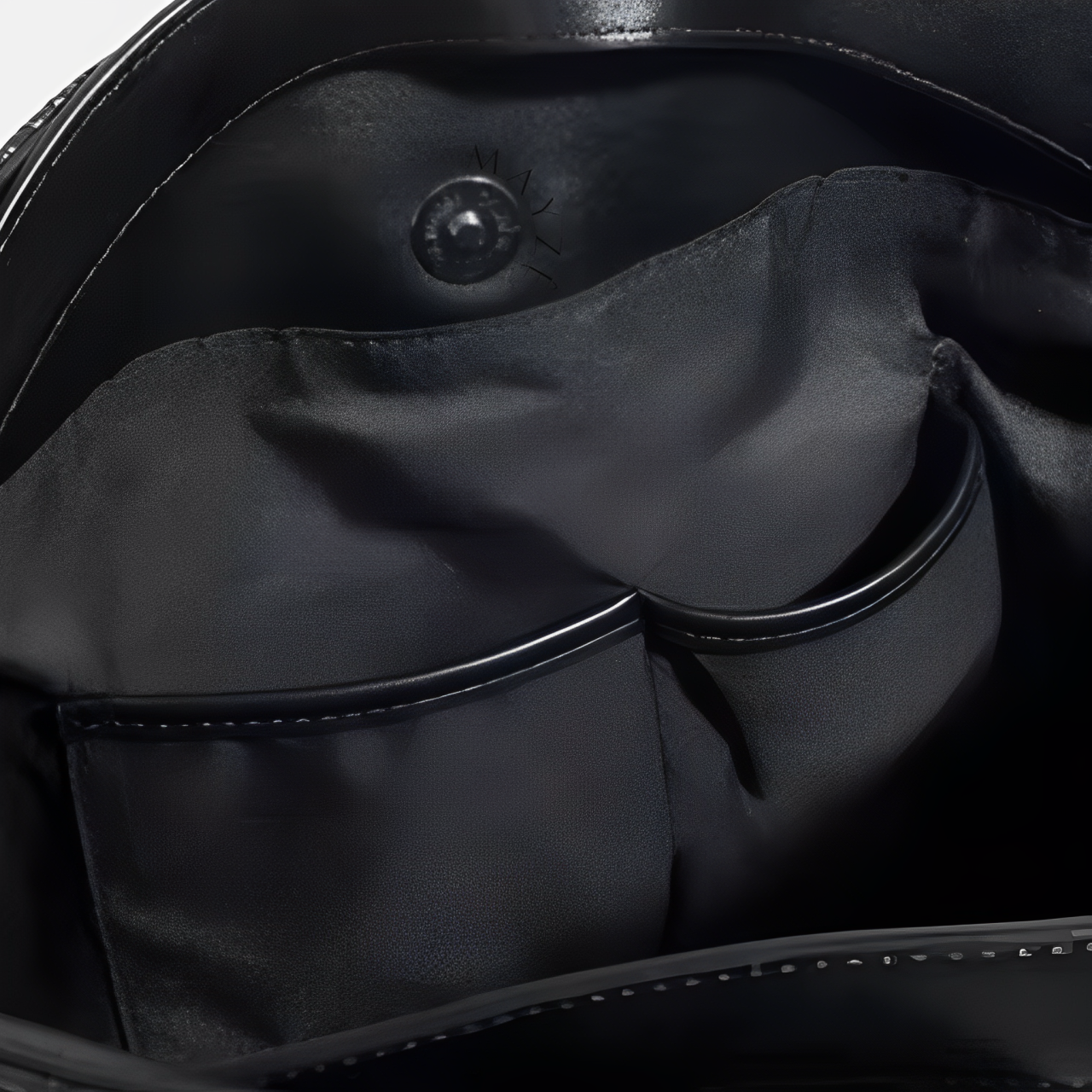 Bolsa Feminina Puffer Rebeca, Bolsa Puffer Média Rebeca, Loja Mayzê, Bolsa Thalya, Bolsa soft, bolsa elegante, bolsa moderna, bolsa chique, bolsa européia, bolsa de luxo, bolsa de frio, bolsa confortável, bolsa em promoção, bolsa de material alcochoado, mayze, mayzê, www.lojamayze.com.br, www.lojamayze.com