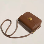 Bolsa De Ombro Flap Nágila, Loja Mayzê, Bolsa Nágila, bolsa de couro, bolsa de luxo, bolsa de grife, bolsa elegante, bolsa de festa, bolsa versátil, bolsa bonita, bolsa fashion, bolsa em promoção, mayze, lojamayze.com, lojamayze.com.br
