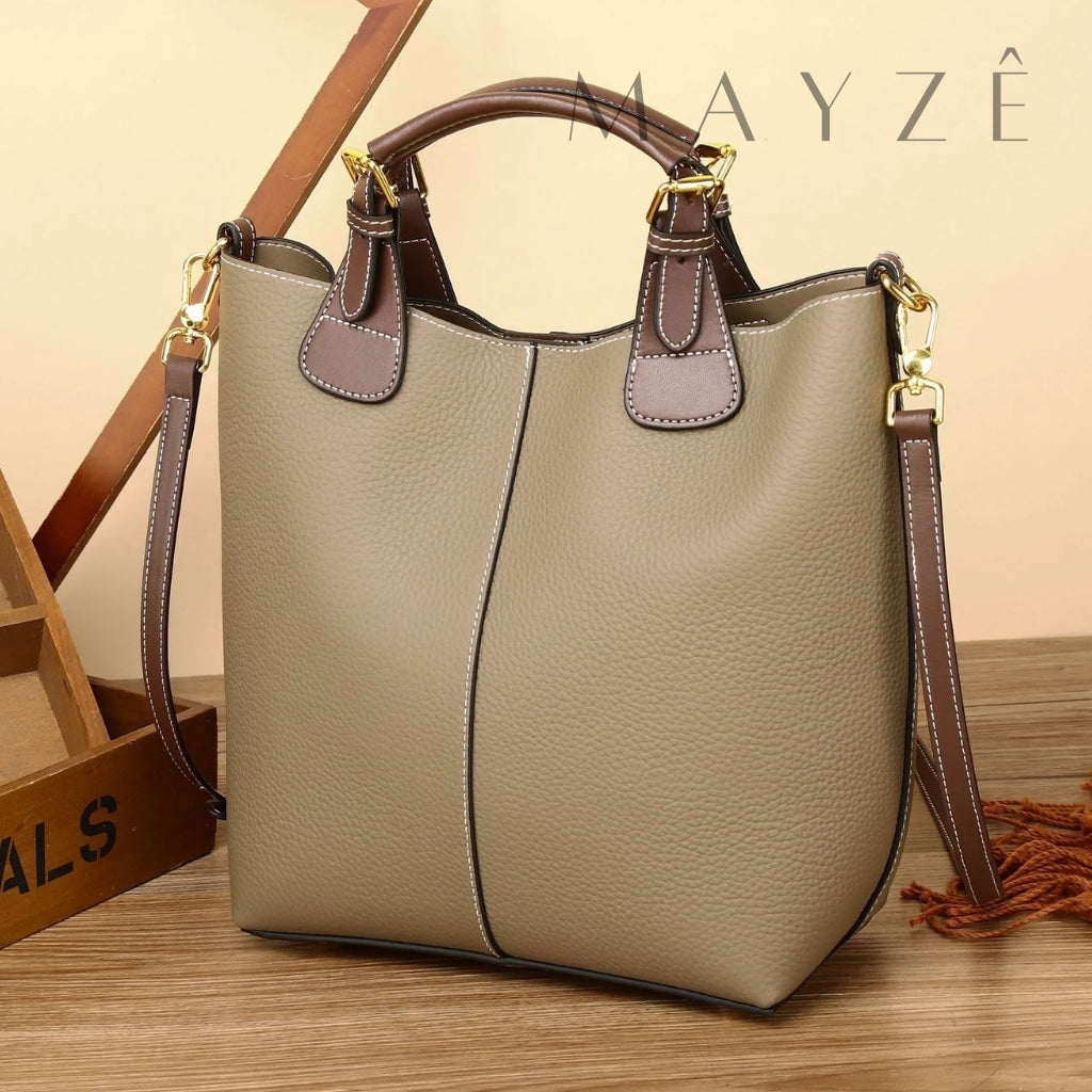 Loja Mayzê, Bolsa Joana, bolsa de couro, bolsa de couro genuíno, bolsa de couro legítimo, bolsa durável, bolsa elegante, bolsa em alta, bolsa feminina, bolsa de mulher, bolsa versátil, bolsa da moda, bolsa de luxo, bolsa de grife, bolsa média, bolsa para o dia a dia, bolsa para uso diário, bolsa em promoção, bolsa da arezzo, bolsa da louis vuitton, bolsa da chanel, bolsa da gucci, mayze, loja mayze, loja mayze rechame aqui.