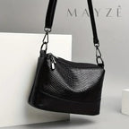 Bolsa Tiracolo Média Lily, Loja Mayzê Oficial, Loja Mayzê, Mayzê, mayze, Loja de bolsas, bolsas, bolsa, bolsa lily, lily, bolsa crocodilo, bolsa de couro, bolsa pro dia a dia, crossbody, tiracolo, bolsa em alta, bolsa na moda, bolsa tiktok, bolsa instagram, bolsa em conta, bolsa em promoção, bolsa preta, bolsa laranja, bolsa roxa, bolsa vermelha, bolsa cinza, frete grátis, bolsa em promoção, bolsa com alça regulavel, bolsa com divisorias, bolsa bonita, bolsa pratica