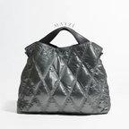 Bolsa Feminina Puffer Rebeca, Bolsa Puffer Média Rebeca, Loja Mayzê, Bolsa Thalya, Bolsa soft, bolsa elegante, bolsa moderna, bolsa chique, bolsa européia, bolsa de luxo, bolsa de frio, bolsa confortável, bolsa em promoção, bolsa de material alcochoado, mayze, mayzê, www.lojamayze.com.br, www.lojamayze.com