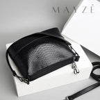 Bolsa Tiracolo Média Lily, Loja Mayzê Oficial, Loja Mayzê, Mayzê, mayze, Loja de bolsas, bolsas, bolsa, bolsa lily, lily, bolsa crocodilo, bolsa de couro, bolsa pro dia a dia, crossbody, tiracolo, bolsa em alta, bolsa na moda, bolsa tiktok, bolsa instagram, bolsa em conta, bolsa em promoção, bolsa preta, bolsa laranja, bolsa roxa, bolsa vermelha, bolsa cinza, frete grátis, bolsa em promoção, bolsa com alça regulavel, bolsa com divisorias, bolsa bonita, bolsa pratica