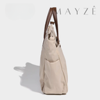 Bolsa Para Notebook Acadêmica Valencia, Loja Mayzê Oficial, Loja Mayzê, Mayzê, mayze, Loja de bolsas, bolsas, bolsa de couro, bolsa pro dia a dia, crossbody, tiracolo, bolsa em alta, bolsa na moda, bolsa tiktok, bolsa instagram, bolsa em conta, bolsa em promoção, frete grátis, bolsa em promoção, bolsa com divisorias, bolsa bonita, bolsa pratica, bolsa Marrom, bolsa preta,  bolsa diferente, bolsa elegante, bolsa chique, bolsa bonita, notebook, bolsa para notebook, www.lojamayze.com.br, www.lojamayze.com