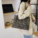 Bolsa Média Tarsila Animal Print, Loja Mayzê, Bolsa Tarsila, bolsa grande, bolsa tote bag, bolsa espaçosa, bolsa feminina, tote bag, loja mayze, bolsa do dia a dia, www.lojamayze.com.br, www.lojamayze.com