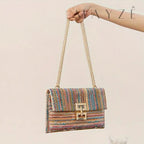 Loja Mayzê Oficial, Loja Mayzê, Mayzê, mayze, Loja de bolsas, bolsas, bolsa, bolsa Kelen, Kelen, Bolsa de praia, verão, mar, oceano, moda praia, domingo de praia, bolsa pro dia a dia, bolsa de ombro, bolsa em alta, bolsa na moda, bolsa tiktok, bolsa instagram, bolsa em conta, bolsa em promoção, frete grátis, bolsa em promoção, bolsa pequena, bolsa pratica, bolsa bege, bolsa marrom,  bolsa diferente, bolsa elegante, bolsa chique, bolsa chic, bolsa bonita