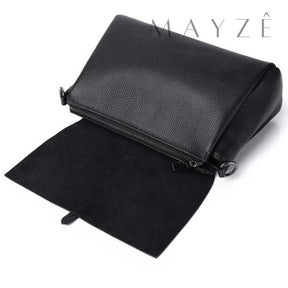 Bolsa Tiracolo Couro Legítimo Leidiane, Loja Mayzê, Bolsa Leidiane, Bolsa de couro legítmo, bolsa de couro genuíno, bolsa de couro de vaca, bolsa chique, bolsa elegante, bolsa original, bolsa feminina, bolsa em promoção, bolsa versátil, loja mayzê confiável, loja mayzê site seguro, mayze.