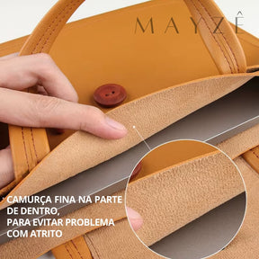 Bolsa Para Notebook Minimalista Aurora, Loja Mayzê Oficial, Loja Mayzê, Mayzê, mayze, Loja de bolsas, bolsas, bolsa de couro, bolsa pro dia a dia, crossbody, tiracolo, bolsa em alta, bolsa na moda, bolsa tiktok, bolsa instagram, bolsa em conta, bolsa em promoção, frete grátis, bolsa em promoção, bolsa com divisorias, bolsa bonita, bolsa pratica, bolsa Marrom, bolsa preta,  bolsa diferente, bolsa elegante, bolsa chique, bolsa bonita, notebook, bolsa para notebook, www.lojamayze.com.br, www.lojamayze.com