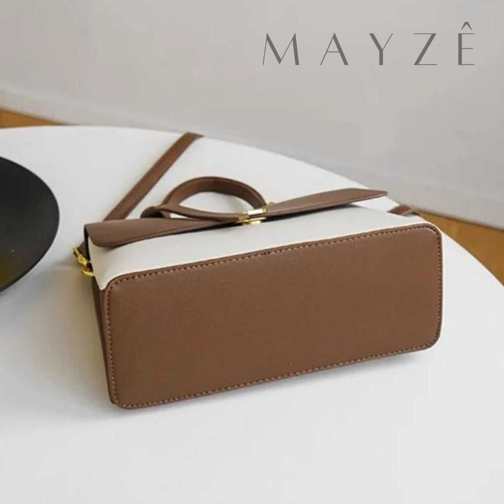 Bolsa de Couro Média Tiracolo Malu, Loja Mayzê Oficial, Loja Mayzê, Mayzê, mayze, Loja de bolsas, bolsas, bolsa, bolsa malu, Malu, bolsa de couro, bolsa pro dia a dia, crossbody, tiracolo, bolsa em alta, bolsa na moda, bolsa tiktok, bolsa instagram, bolsa em conta, bolsa em promoção, frete grátis, bolsa em promoção, bolsa com alça regulavel, bolsa com divisorias, bolsa bonita, bolsa pratica, bolsa marrom, bolsa bege, bolsa preta,