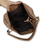 Bolsa feminina grande Agnes Mayzê. Couro ecológico, alta capacidade e alça transversal. Ideal para trabalho, faculdade e viagens com estilo e praticidade.